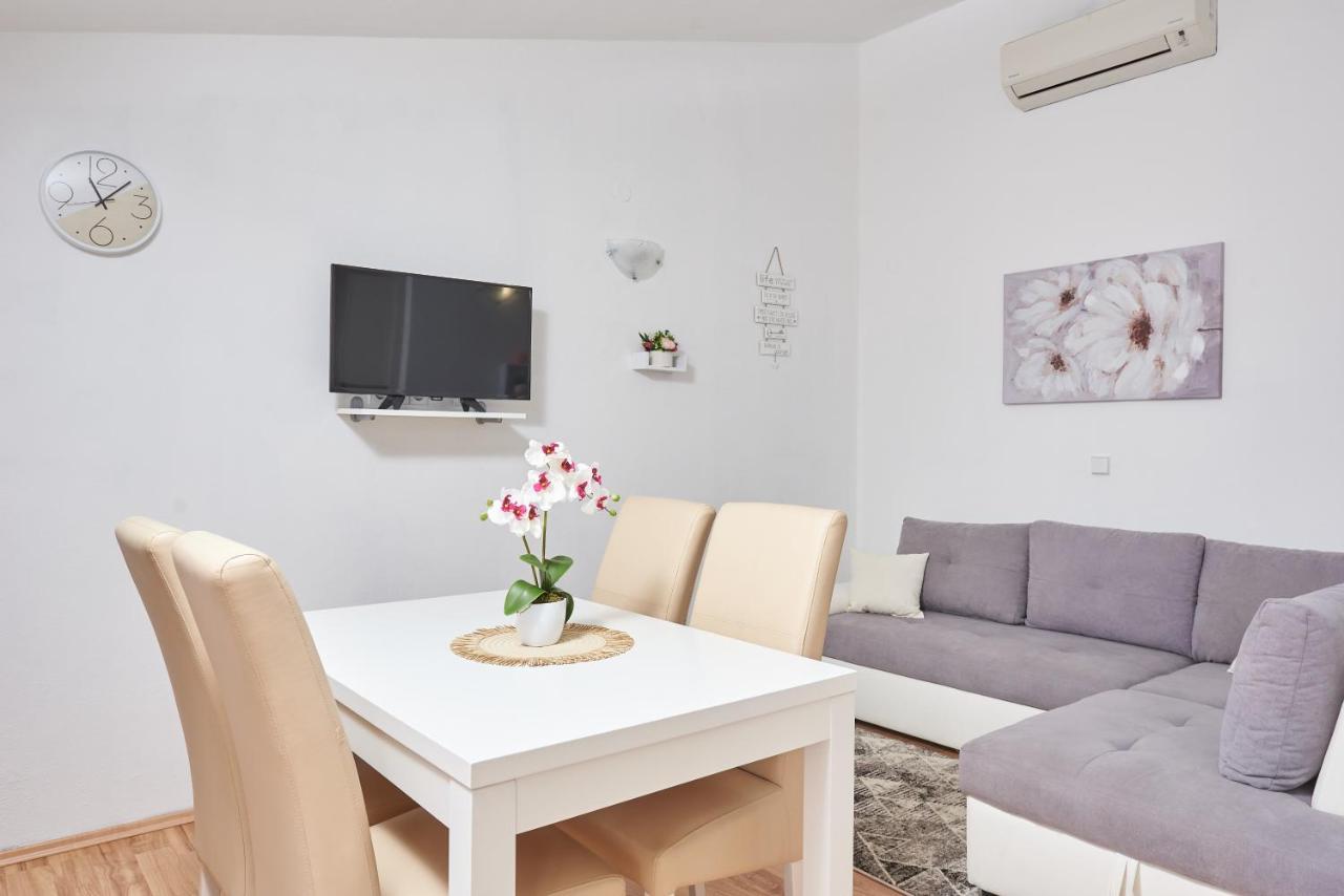 Apartments Lumi Rogoznica  Εξωτερικό φωτογραφία