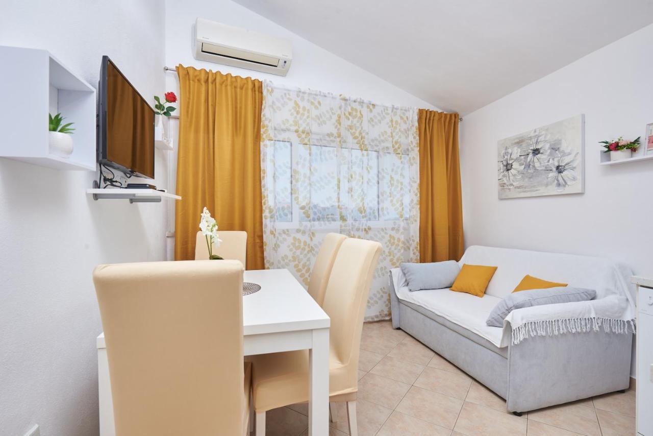 Apartments Lumi Rogoznica  Εξωτερικό φωτογραφία